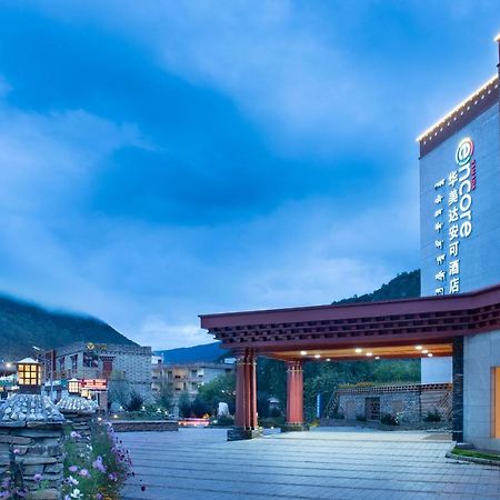 Отель Ramada Encore Daocheng Yading Экстерьер фото